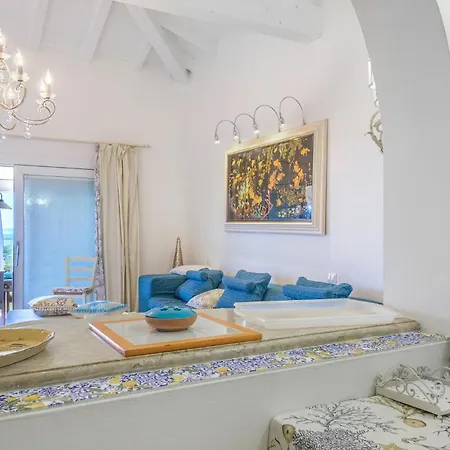 Vakantiehuis Stunning In Stintino